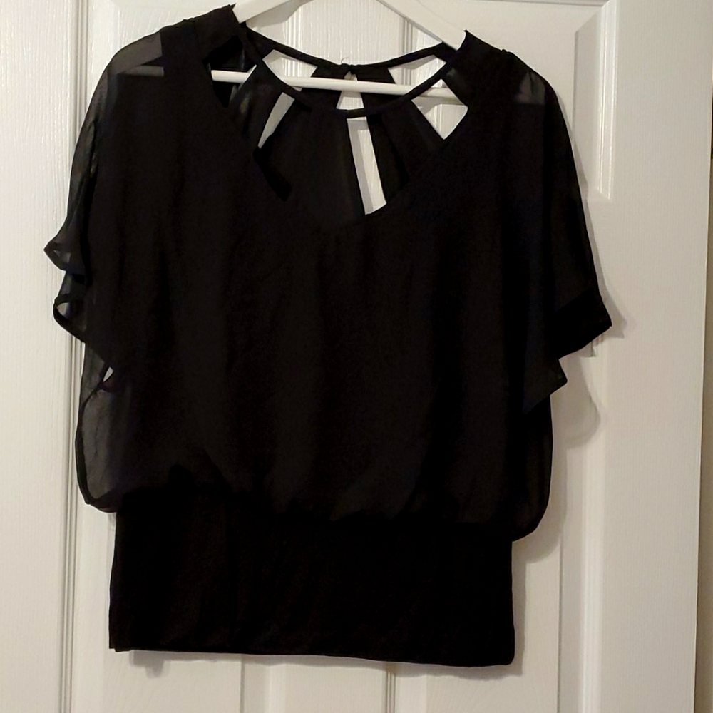 BNWT 👚Joseph A. Top with Cutouts 👚